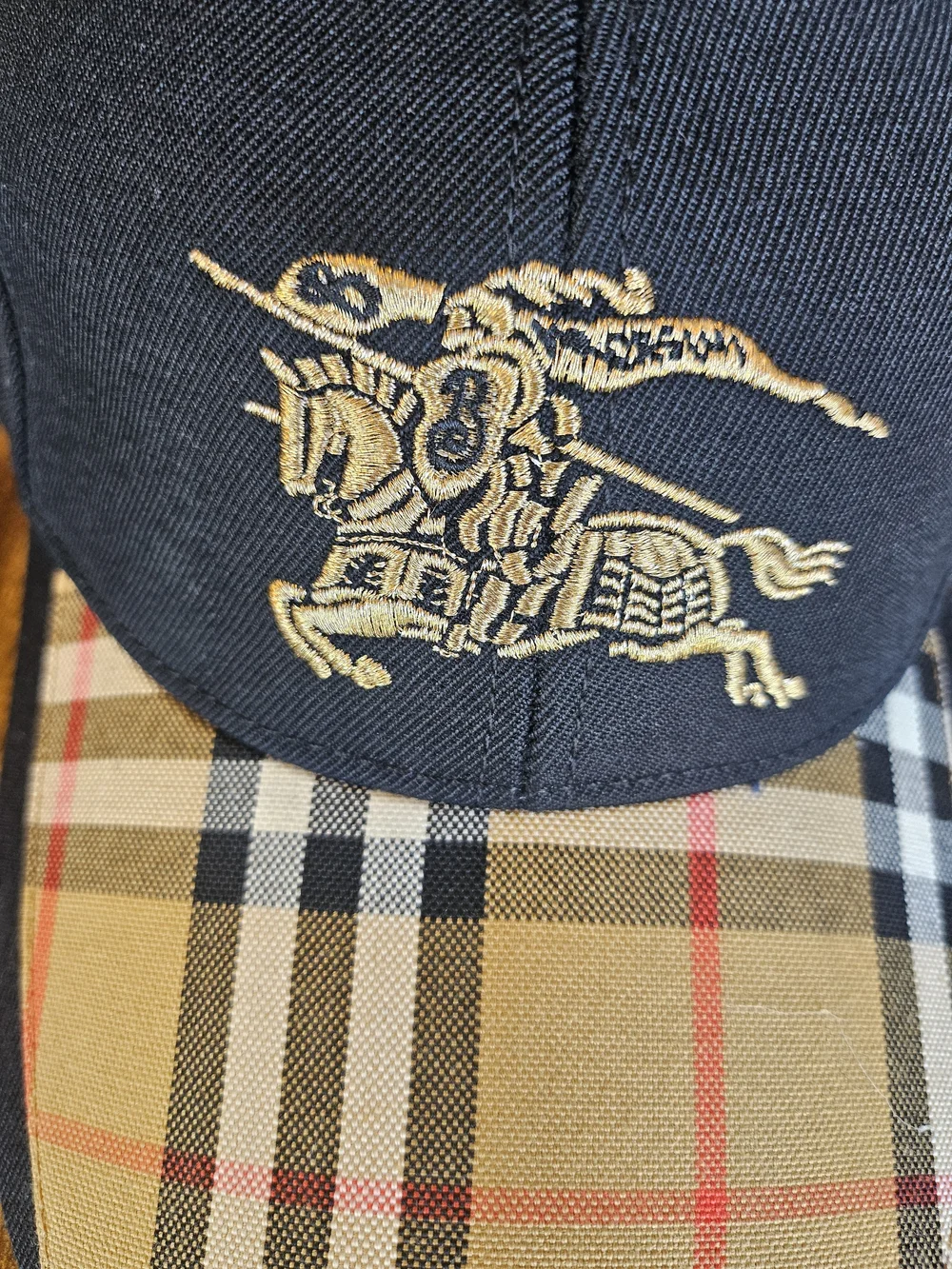 🔥NWT‼️✨ Burberry ✨ Black Baseball Cap Hat with Tan Vintage Check Brim - Unisex - Picture 6 of 14